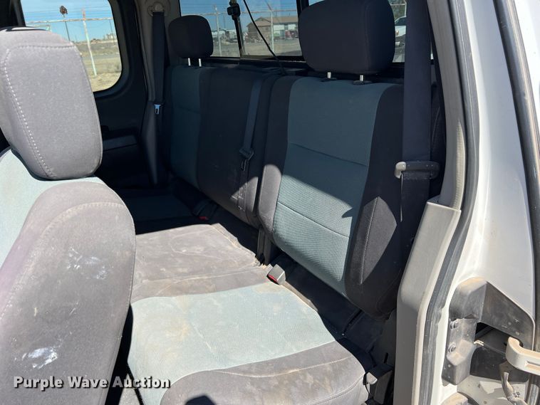 image for item DP0010 2004 Nissan Titan  King Cab pickup truck