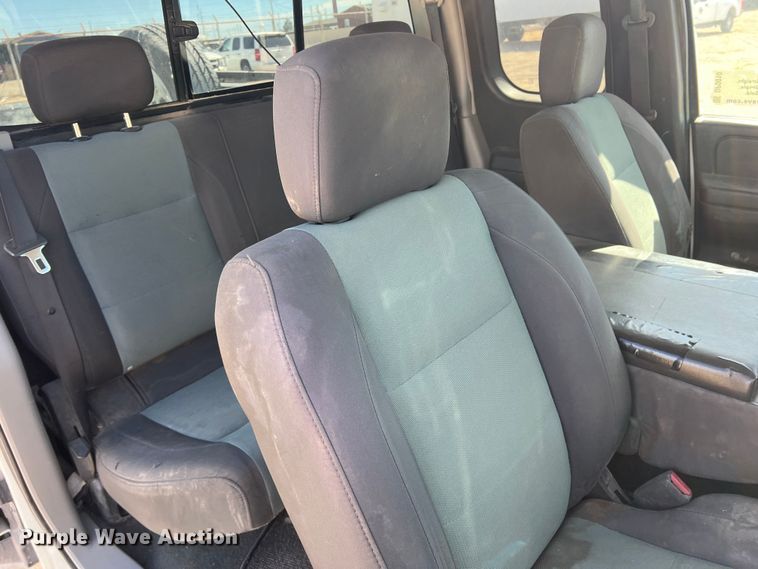 image for item DP0010 2004 Nissan Titan  King Cab pickup truck