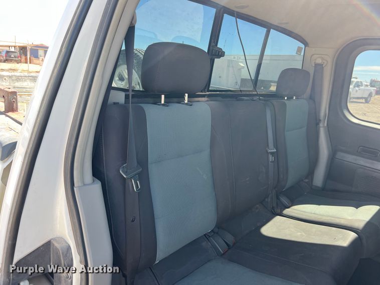 image for item DP0010 2004 Nissan Titan  King Cab pickup truck