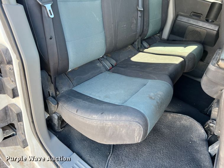 image for item DP0010 2004 Nissan Titan  King Cab pickup truck