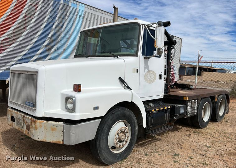 image for item DP0016 1993 White GMC  winch truck
