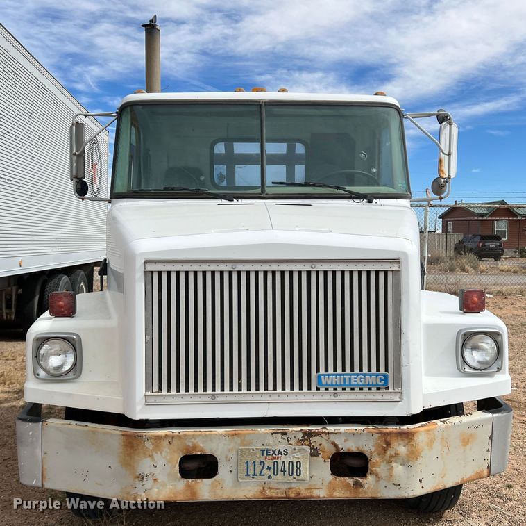 image for item DP0016 1993 White GMC  winch truck
