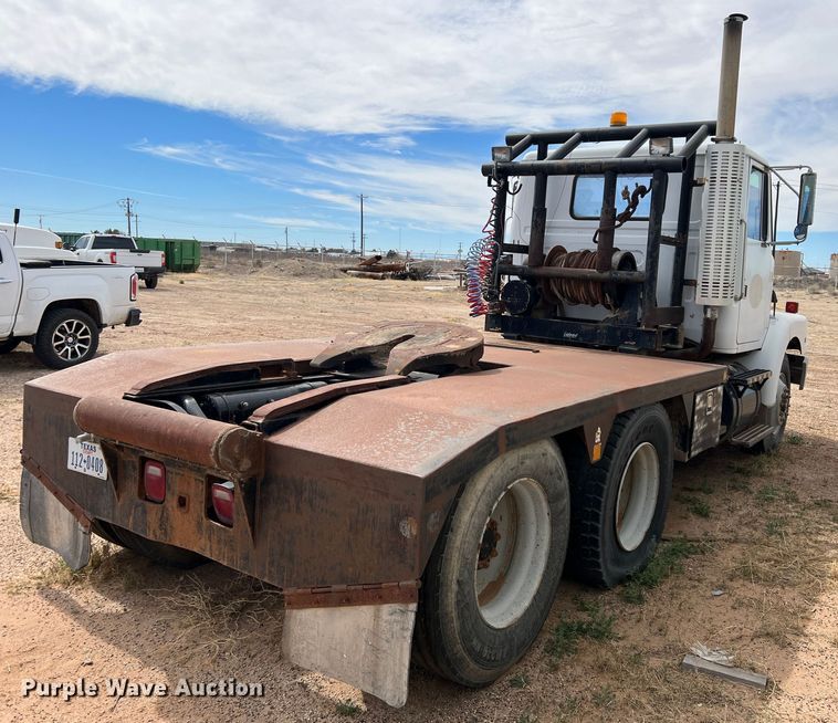 image for item DP0016 1993 White GMC  winch truck