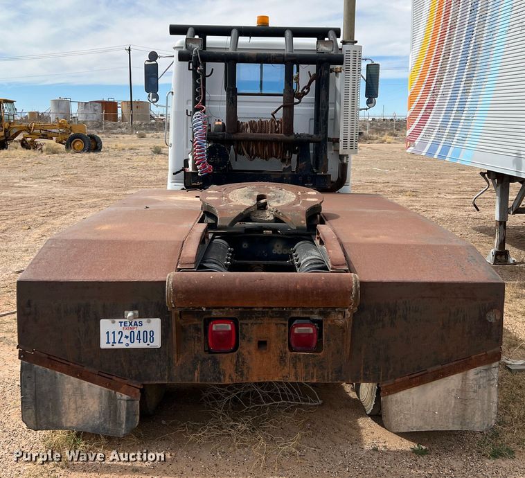 image for item DP0016 1993 White GMC  winch truck