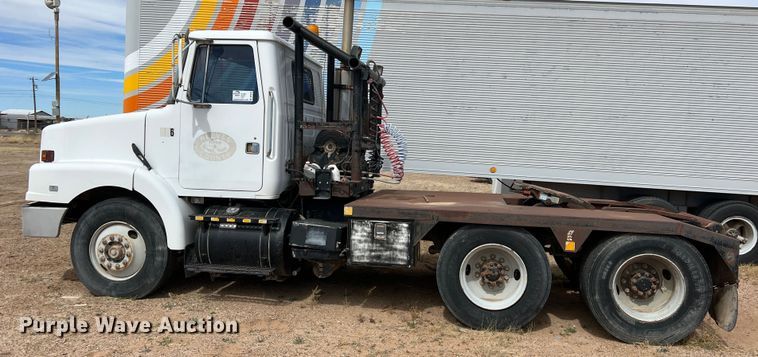 image for item DP0016 1993 White GMC  winch truck