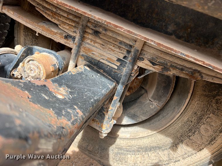 image for item DP0016 1993 White GMC  winch truck