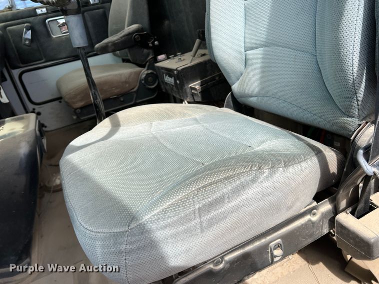 image for item DP0016 1993 White GMC  winch truck