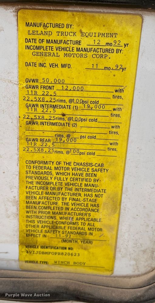 image for item DP0016 1993 White GMC  winch truck