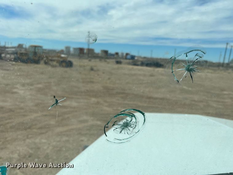 image for item DP0016 1993 White GMC  winch truck