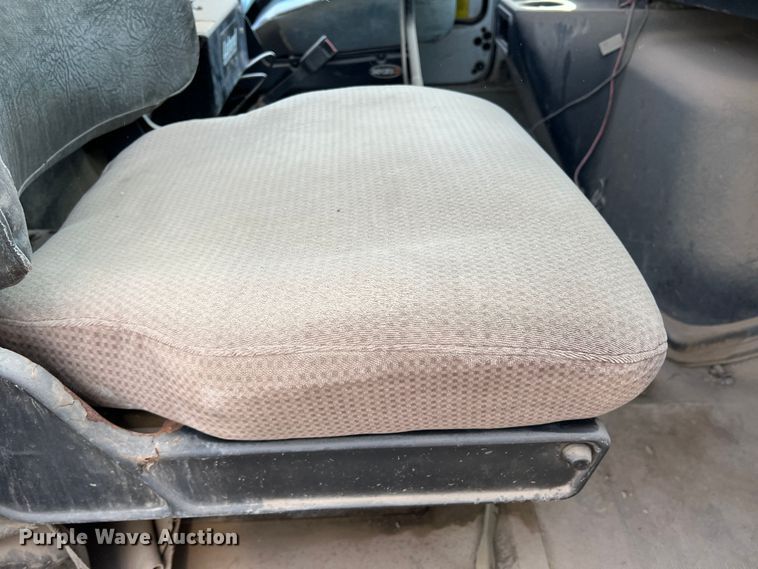 image for item DP0016 1993 White GMC  winch truck