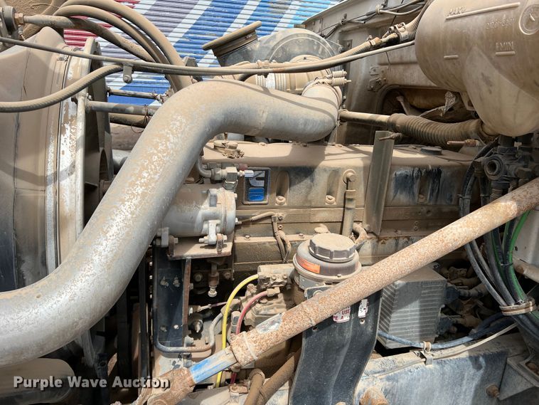 image for item DP0016 1993 White GMC  winch truck