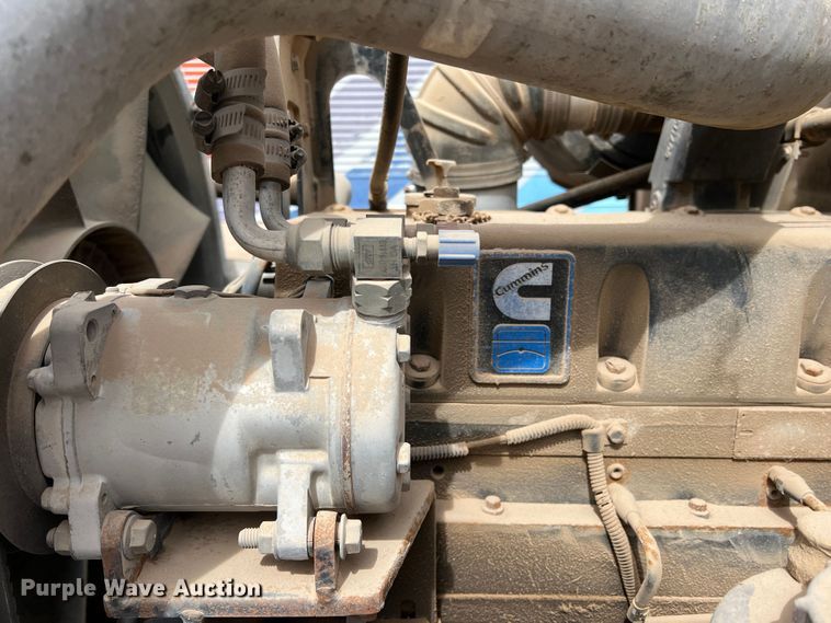 image for item DP0016 1993 White GMC  winch truck