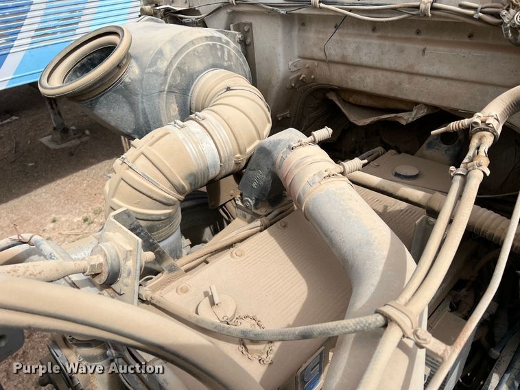 image for item DP0016 1993 White GMC  winch truck