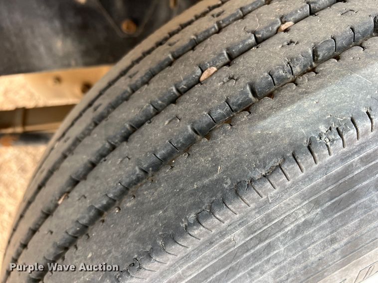 image for item DP0016 1993 White GMC  winch truck