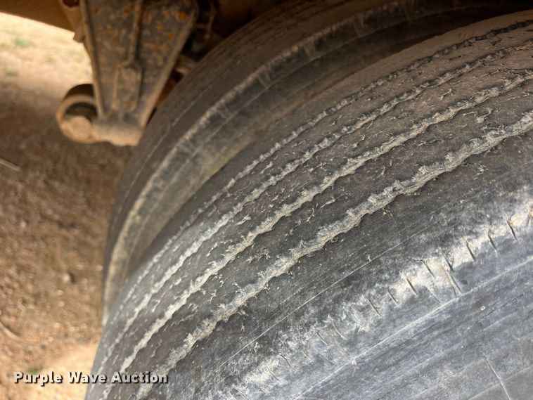 image for item DP0016 1993 White GMC  winch truck