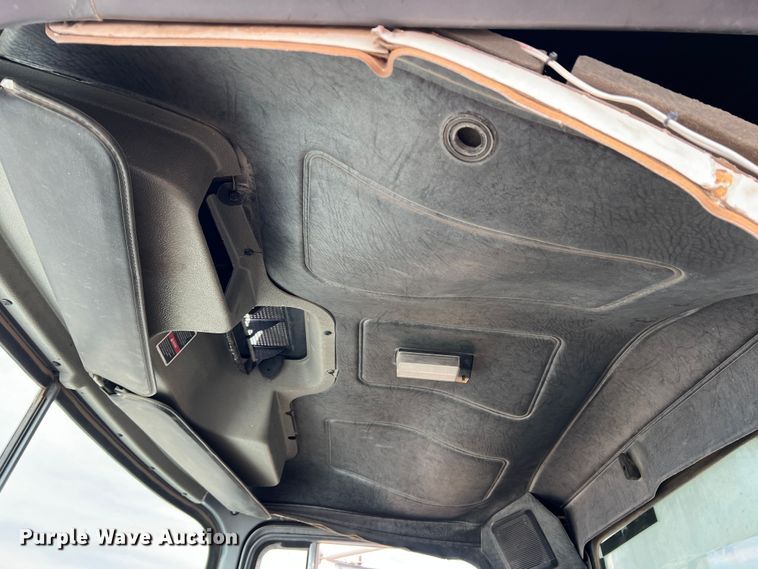 image for item DP0023 2001 Mack RD688S  dump truck