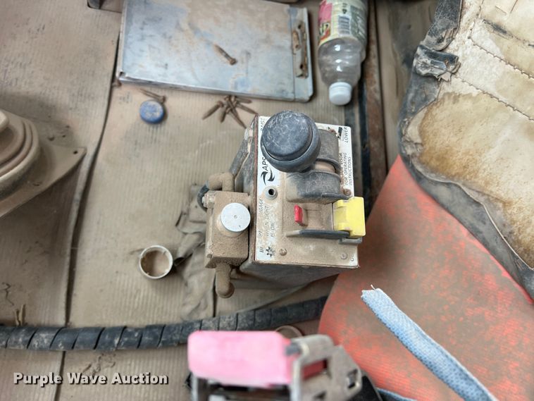 image for item DP0023 2001 Mack RD688S  dump truck