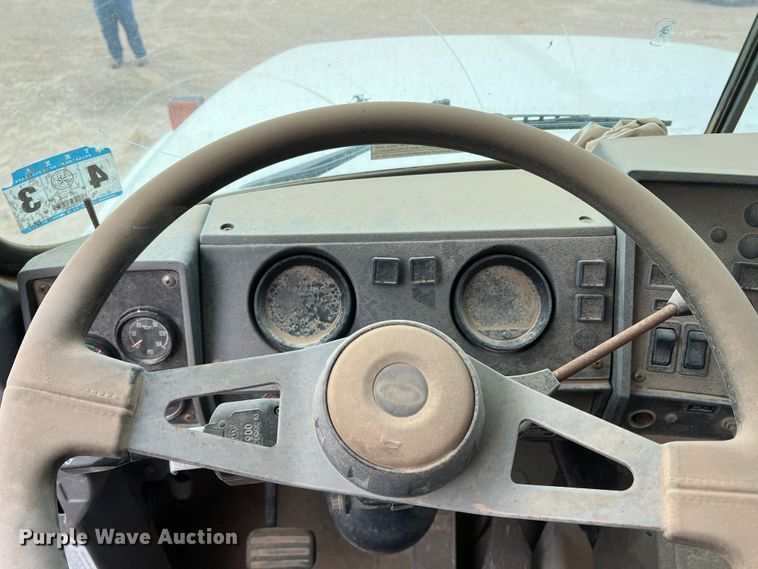 image for item DP0023 2001 Mack RD688S  dump truck