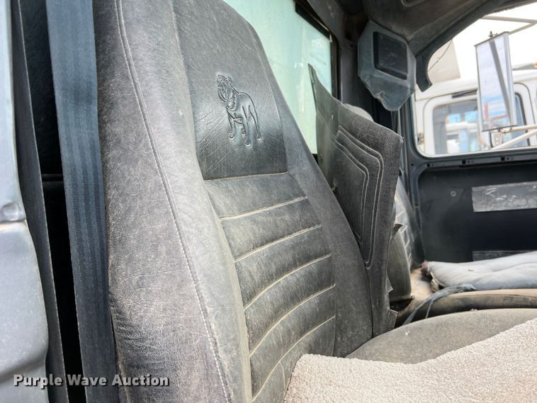 image for item DP0023 2001 Mack RD688S  dump truck