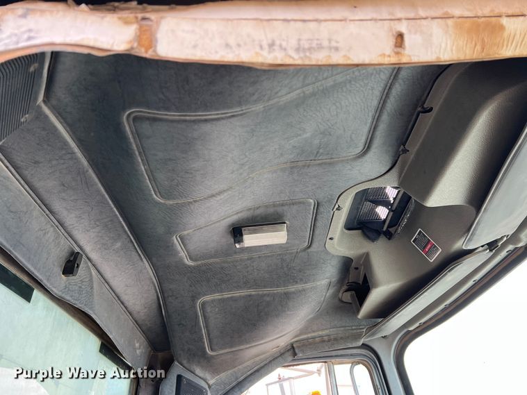 image for item DP0023 2001 Mack RD688S  dump truck