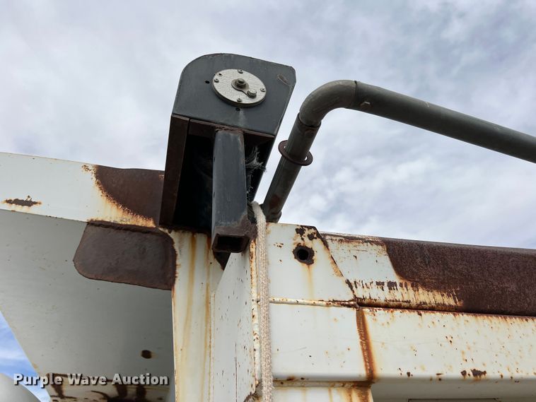 image for item DP0023 2001 Mack RD688S  dump truck