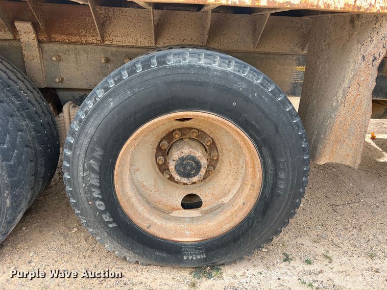 image for item DP0023 2001 Mack RD688S  dump truck