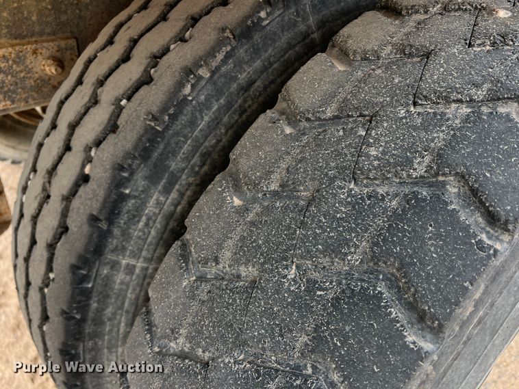 image for item DP0023 2001 Mack RD688S  dump truck