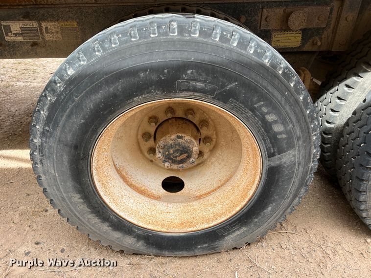 image for item DP0023 2001 Mack RD688S  dump truck