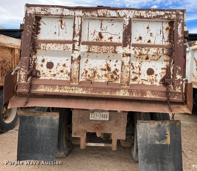 image for item DP0024 1981 Mack R686ST  dump truck