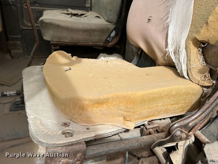 image for item DP0024 1981 Mack R686ST  dump truck