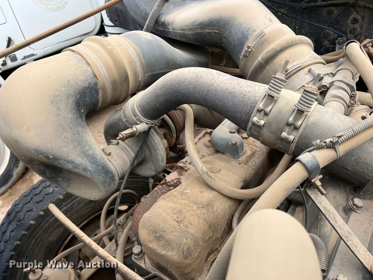 image for item DP0024 1981 Mack R686ST  dump truck