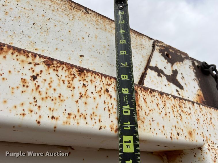 image for item DP0024 1981 Mack R686ST  dump truck