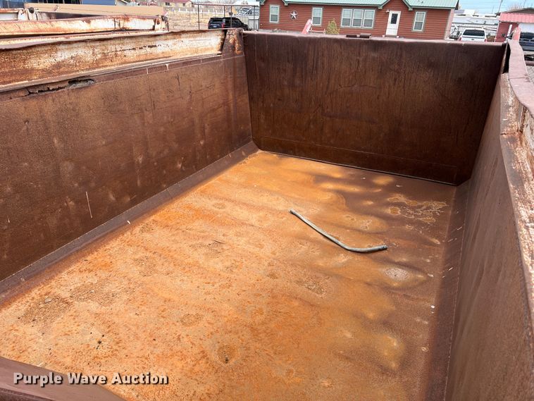 image for item DP0024 1981 Mack R686ST  dump truck