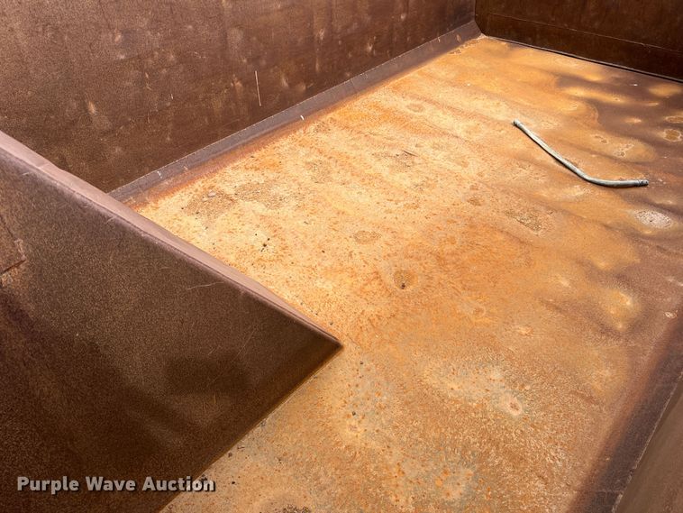 image for item DP0024 1981 Mack R686ST  dump truck