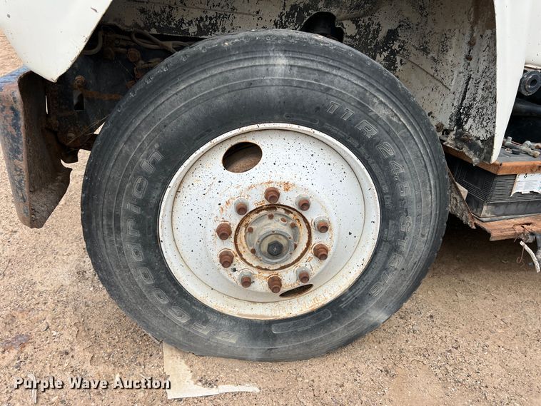 image for item DP0024 1981 Mack R686ST  dump truck