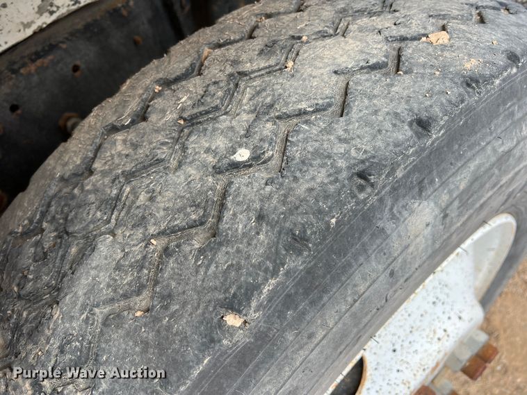 image for item DP0024 1981 Mack R686ST  dump truck