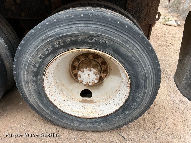 image for item DP0024 1981 Mack R686ST  dump truck