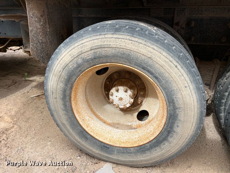 image for item DP0024 1981 Mack R686ST  dump truck