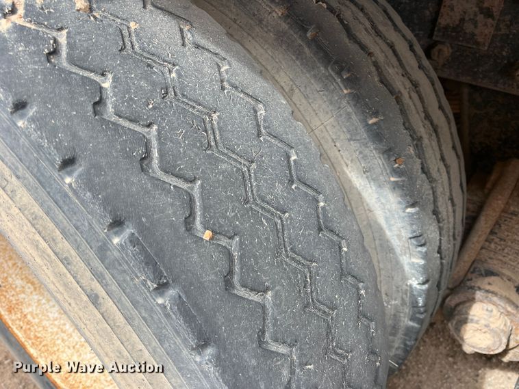 image for item DP0024 1981 Mack R686ST  dump truck