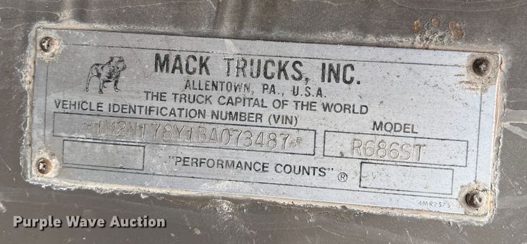 image for item DP0024 1981 Mack R686ST  dump truck