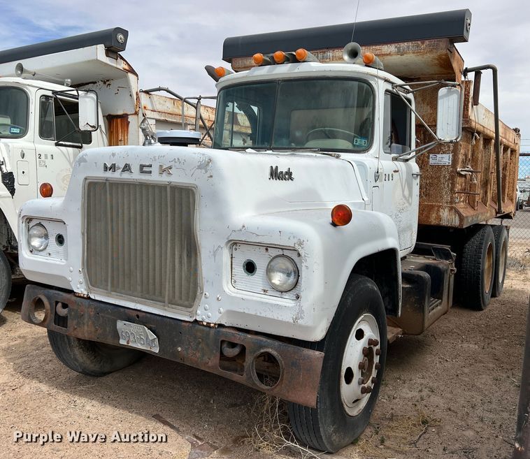 image for item DP0025 Mack R685  dump truck
