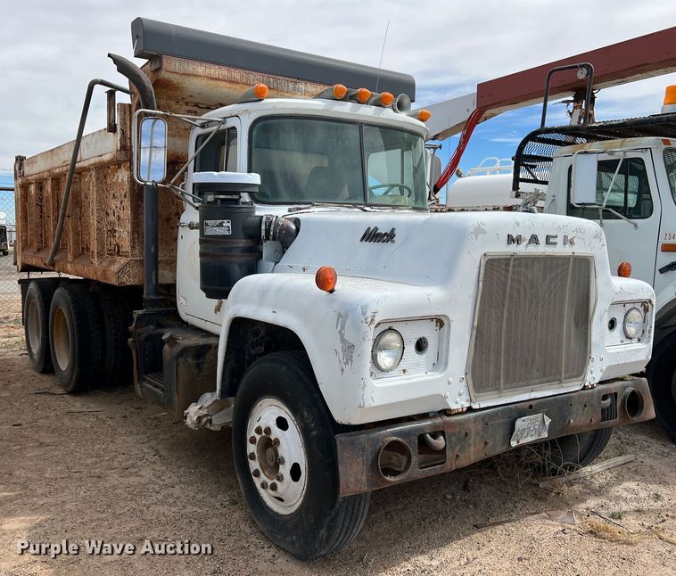 image for item DP0025 Mack R685  dump truck