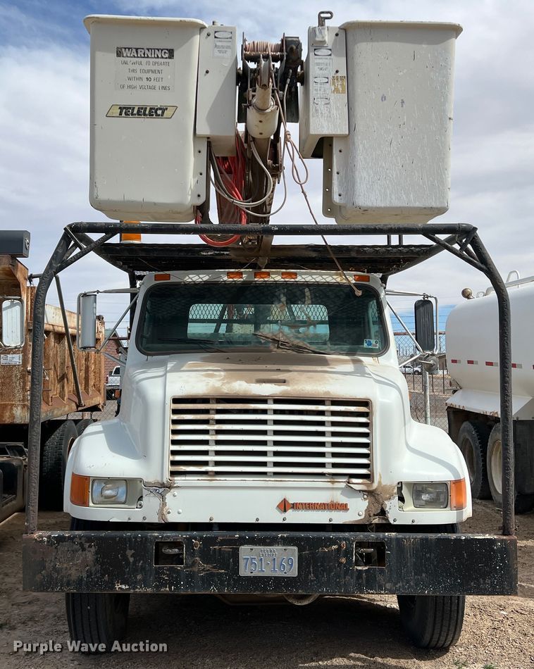 image for item DP0026 1991 International 4600  bucket truck