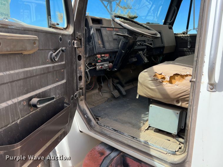 image for item DP0026 1991 International 4600  bucket truck