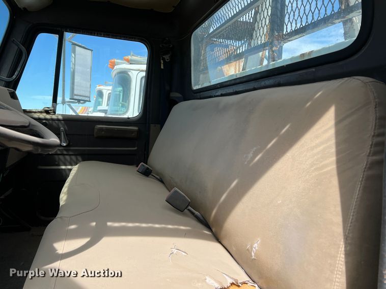 image for item DP0026 1991 International 4600  bucket truck