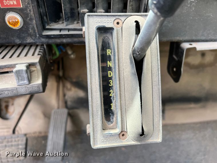 image for item DP0026 1991 International 4600  bucket truck