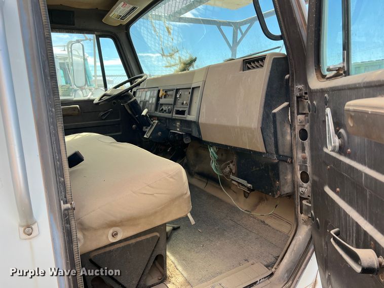 image for item DP0026 1991 International 4600  bucket truck