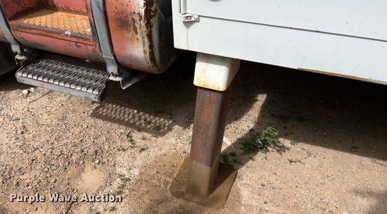 image for item DP0026 1991 International 4600  bucket truck