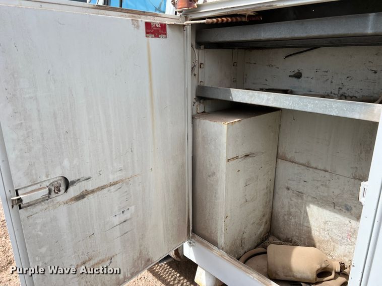 image for item DP0026 1991 International 4600  bucket truck