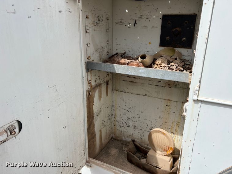 image for item DP0026 1991 International 4600  bucket truck